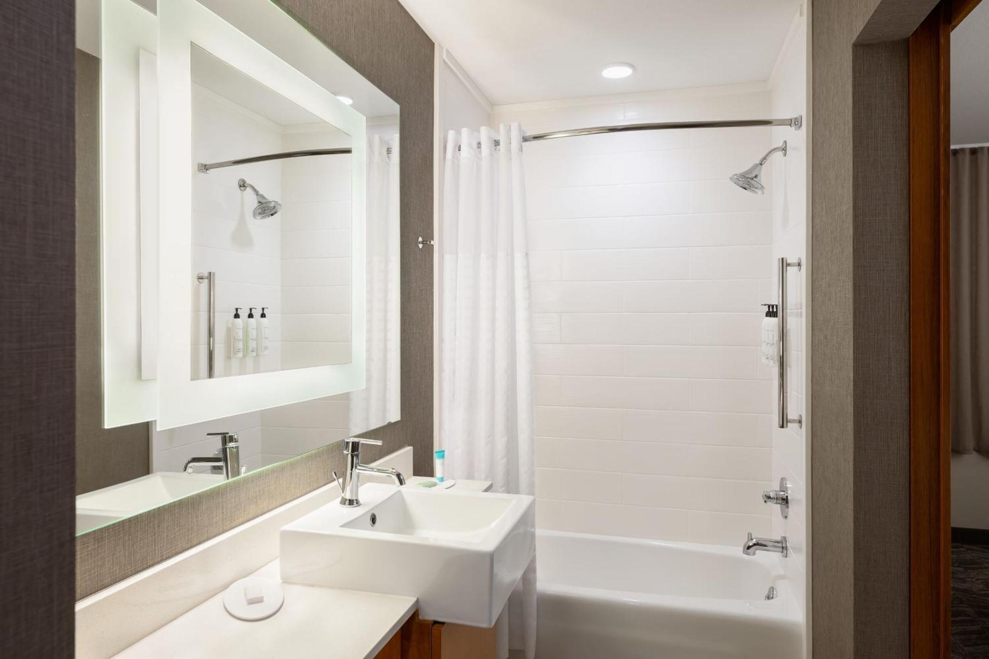 Springhill Suites By Marriott Wisconsin Dells Lake Delton Экстерьер фото